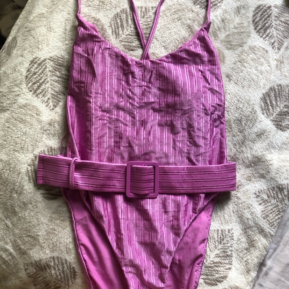 Bikini Lab - image 2